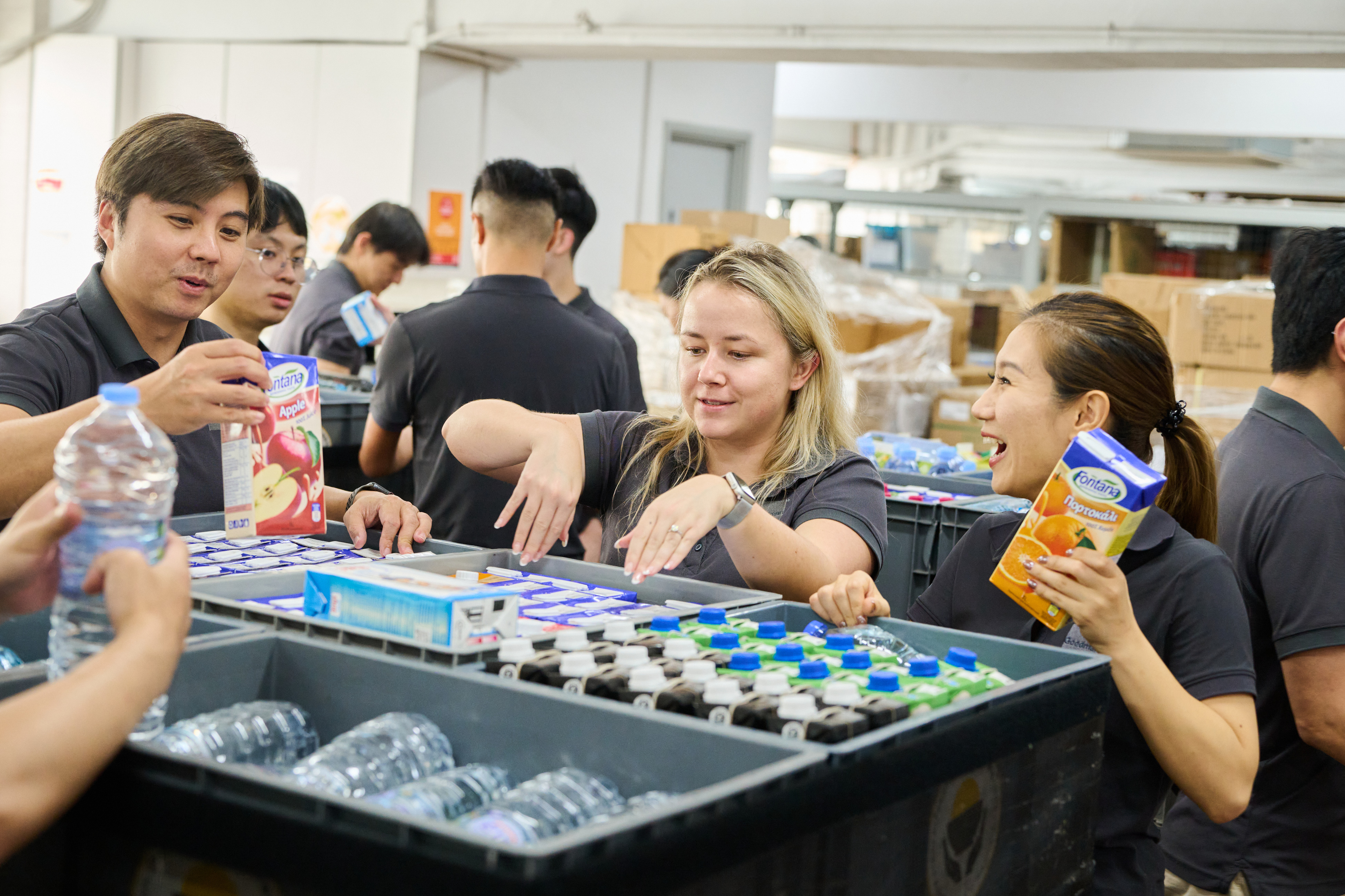 Feeding Hong Kong volunteers arranging food boxes